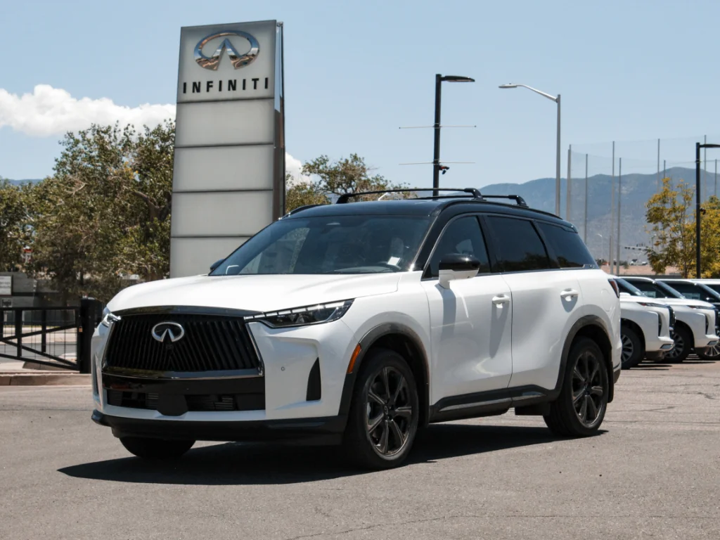 New 2027 2T RAD WHT INFINITI Autograph AWD image 1