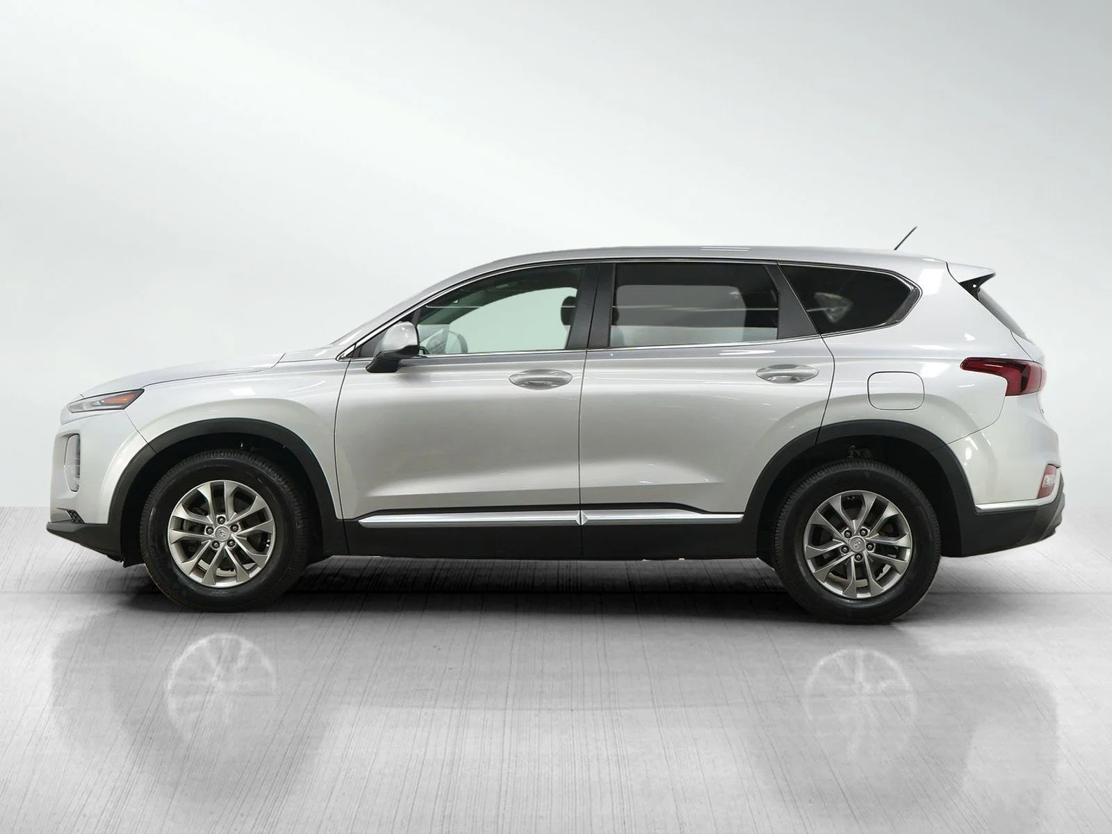 Used 2019 Hyundai Santa Fe SE with VIN 5NMS2CADXKH095594 for sale in Wayzata, Minnesota