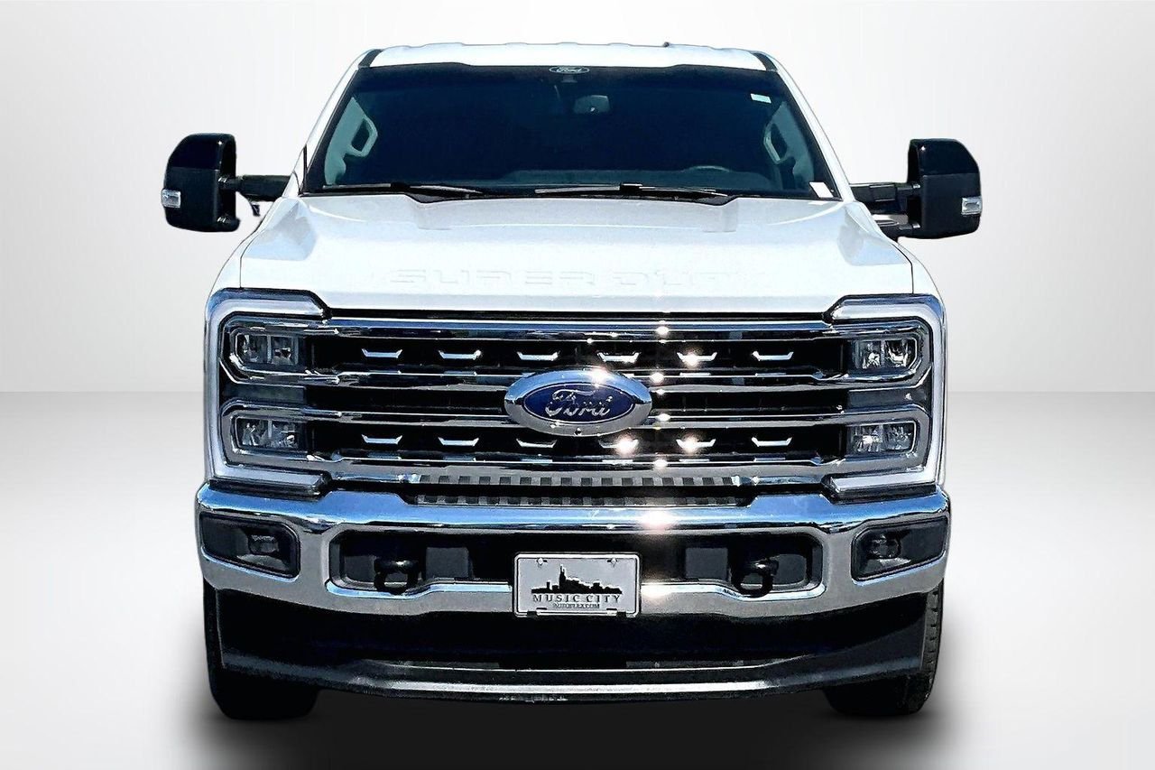 Used 2025 OXFORD WHITE Ford LARIAT image 2