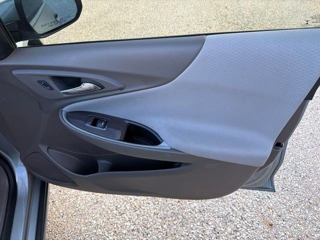 Used 2024 Sterling Gray Metallic Chevrolet LT image 18
