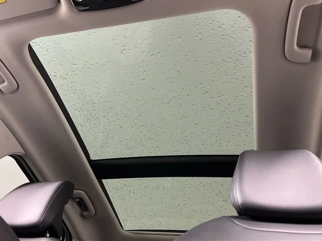 New 2026 Glacial White Pearl Kia EX image 21