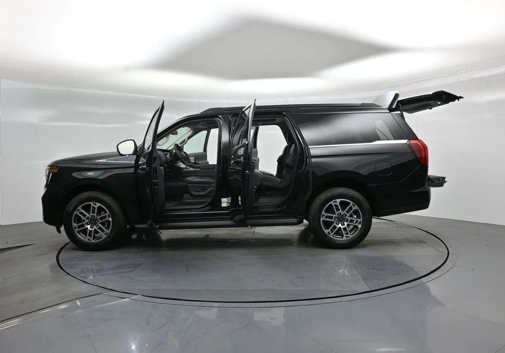 New 2026 Agate Black Metallic Ford Active image 32