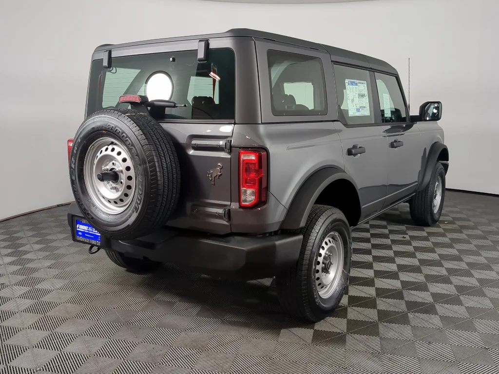 2025 Ford Bronco 4-Door Base - Photo 9