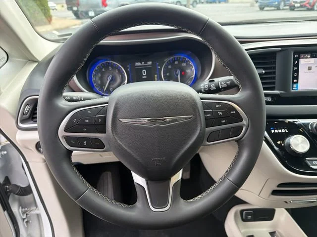 Used 2023 White Chrysler LX image 20