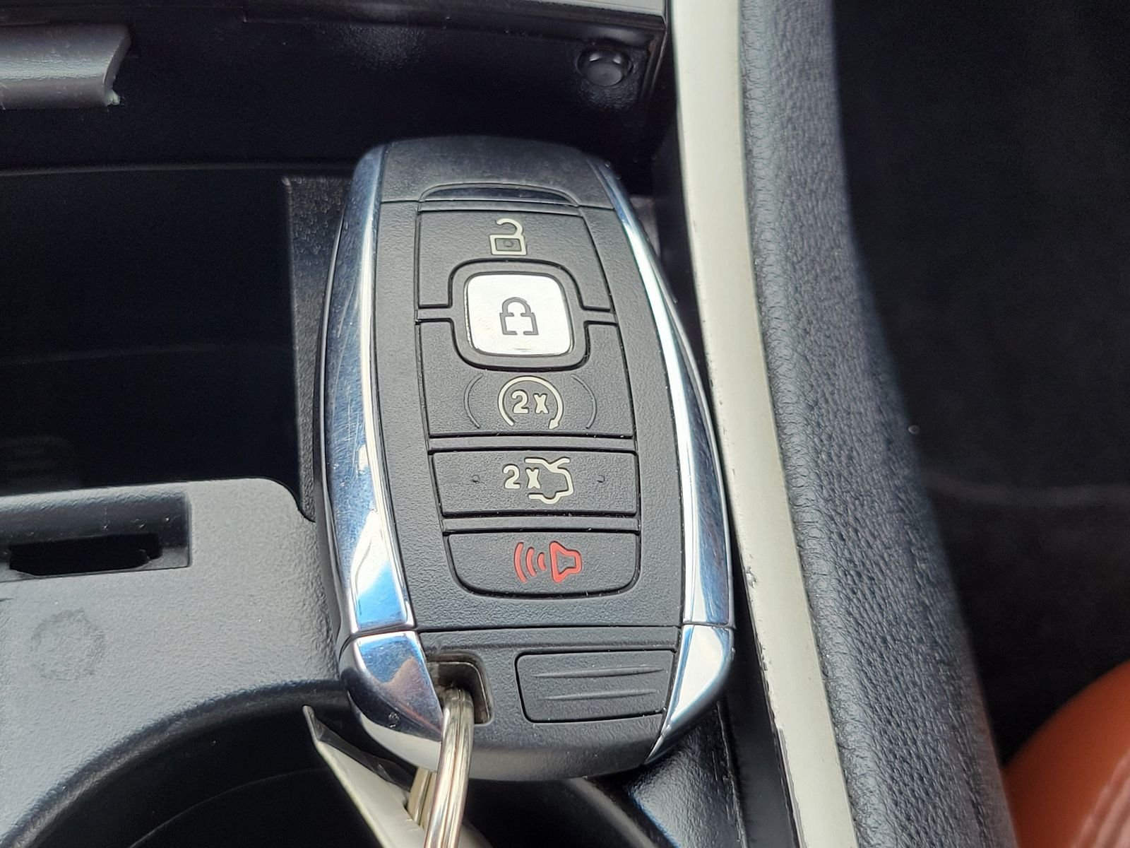 Used 2017 Black Lincoln Reserve image 24