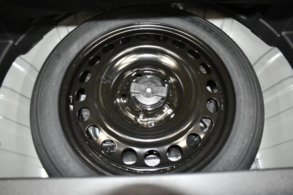 Used 2021 Satin Steel Metallic GMC SLE image 26