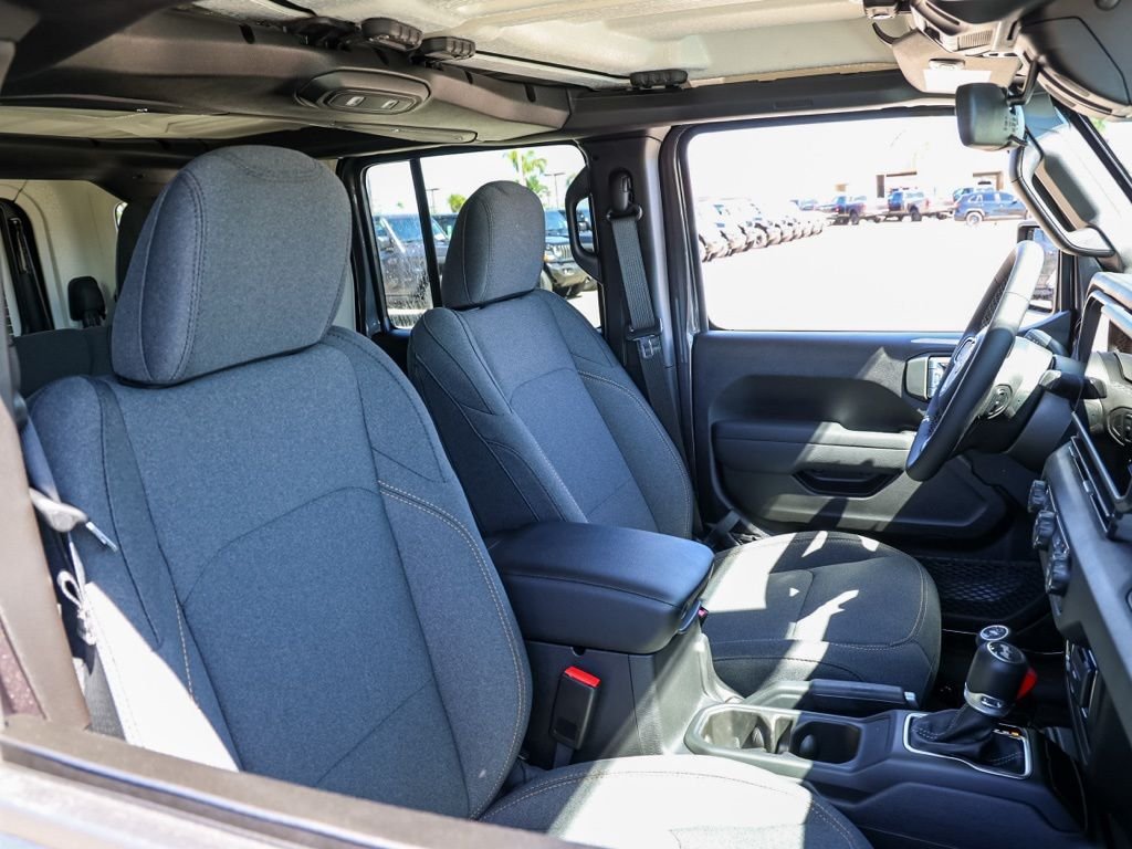 New 2026 Granite Crystal Metallic Clear-Coat Exterior Paint Jeep Sport S image 20