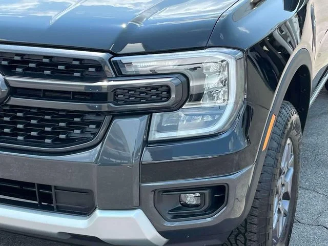 New 2026 Shadow Black Ford XLT image 9