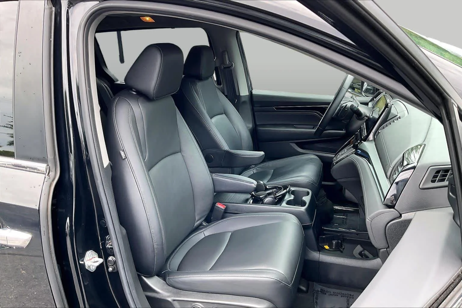 Used 2023 Crystal Black Pearl Honda Touring image 8