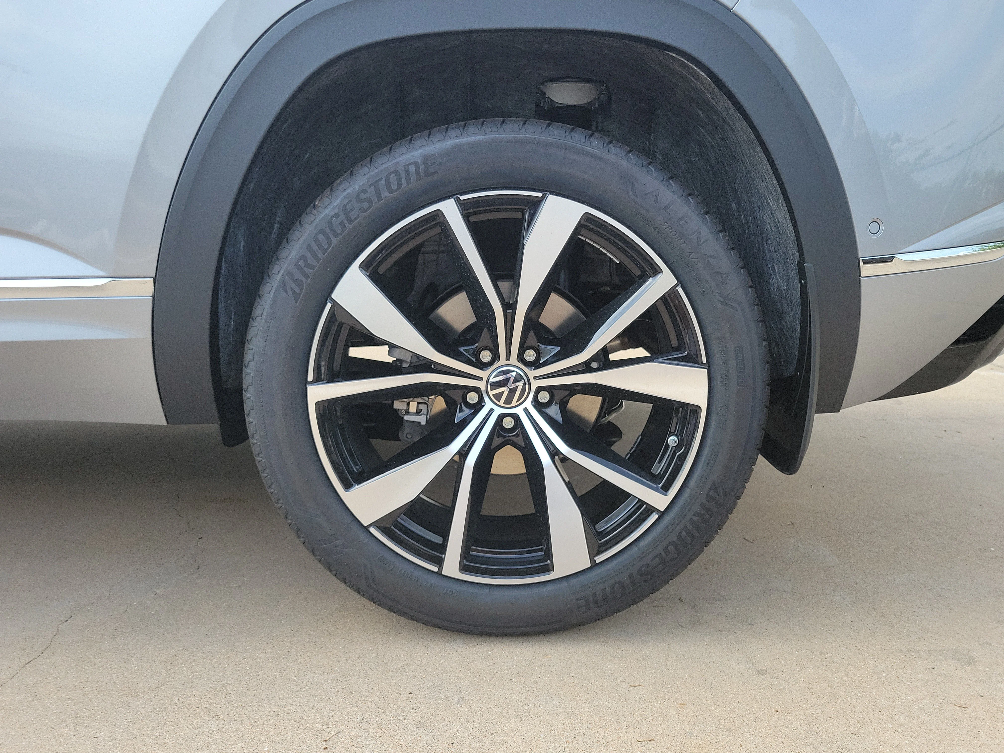 New 2026 Silver Volkswagen 2.0T SEL Premium R-Line image 9