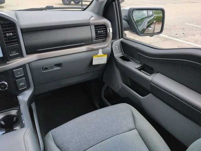 New 2026 Agate Black Metallic Ford XLT image 16