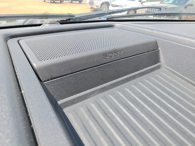 Used 2015 Gray Ford LARIAT image 31