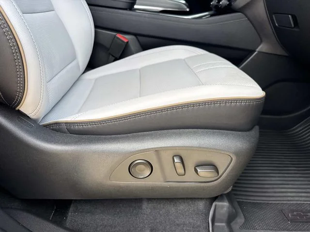 Used 2025 Black Chevrolet High Country image 26