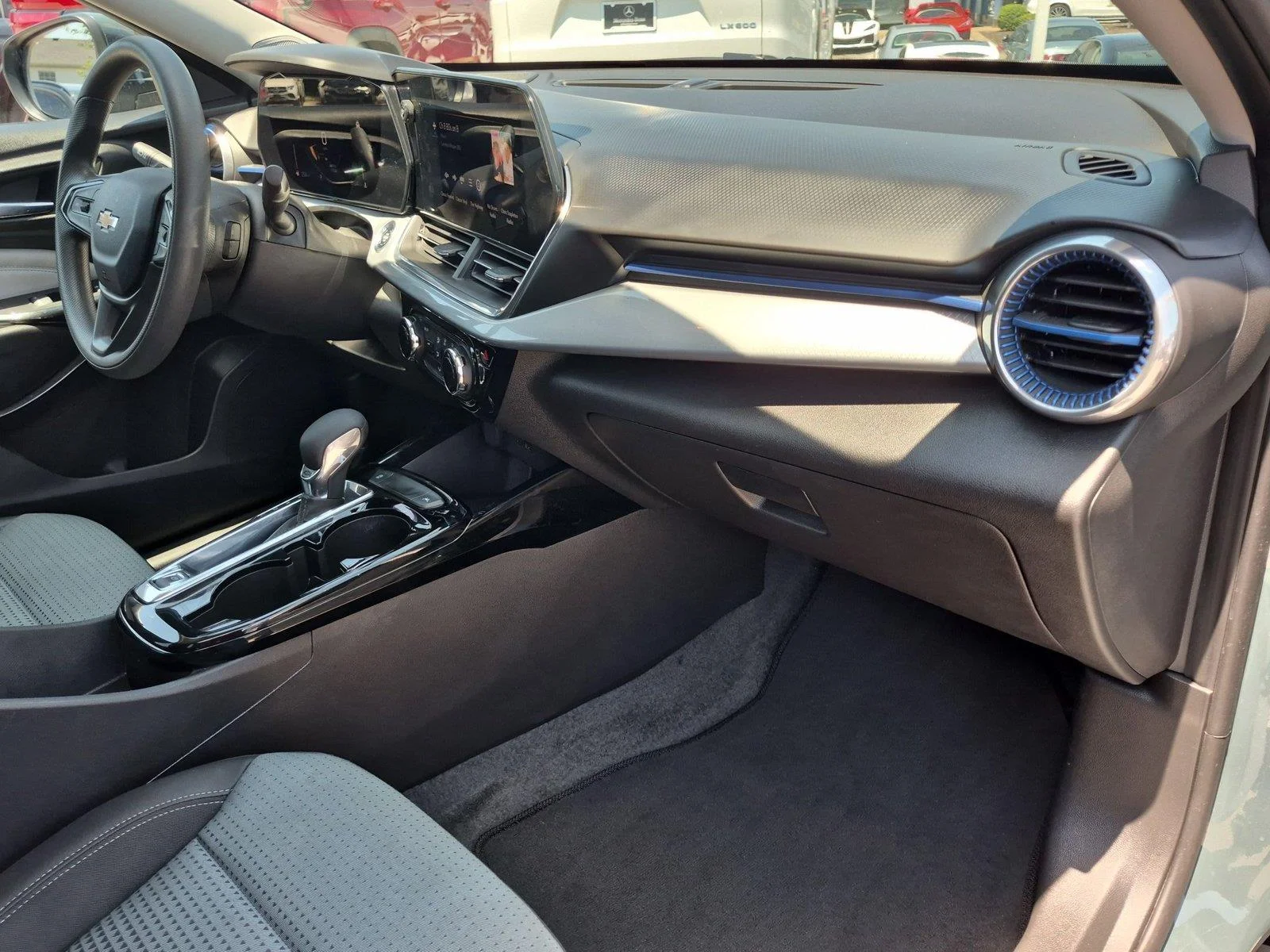 Used 2025 Cypress Gray Chevrolet LT image 37