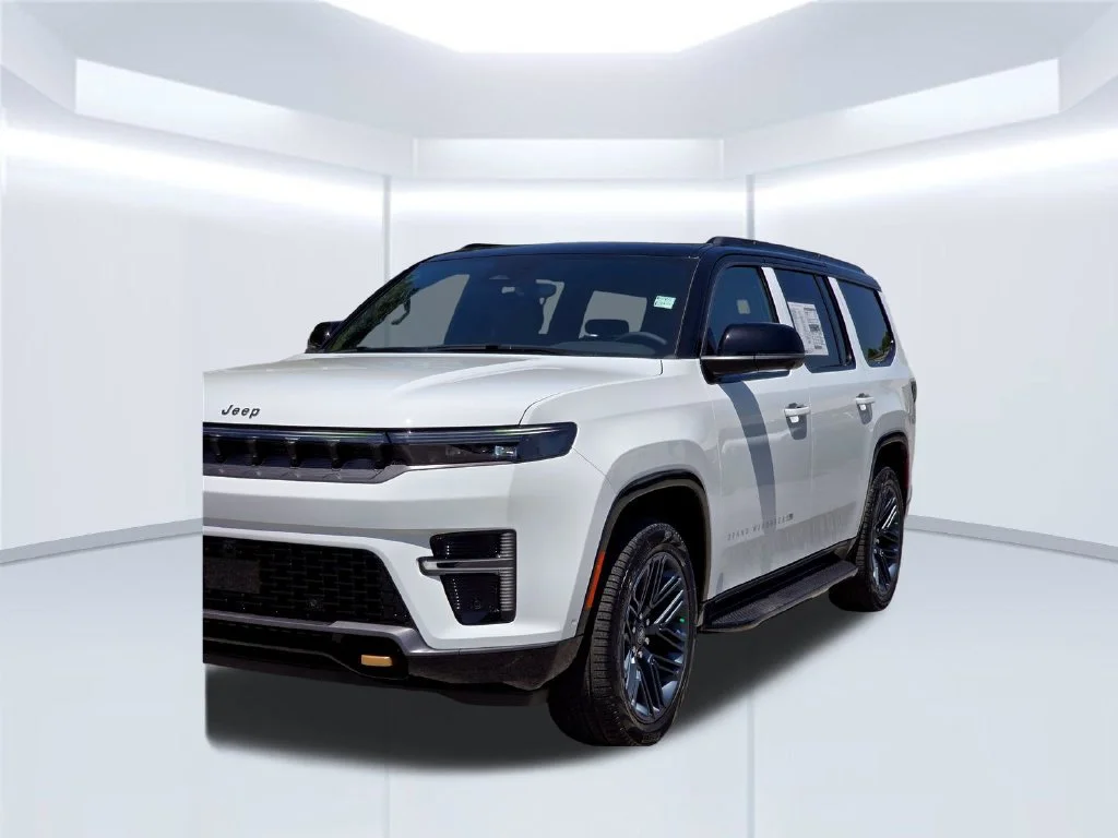 New 2026 White Jeep  image 42