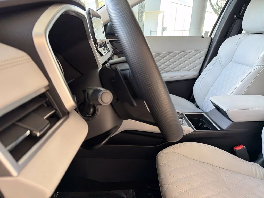 Used 2022 Silver Mitsubishi SEL image 46