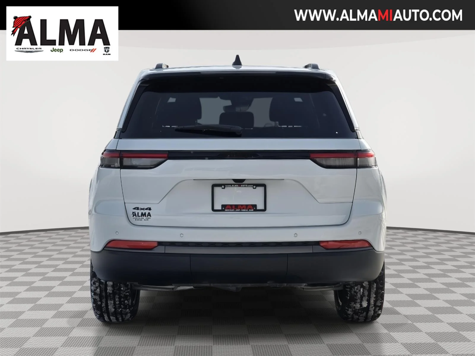 New 2026 Bright White Clear-Coat Exterior Paint Jeep Limited image 6