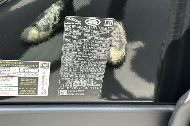 New 2026 Obsidian Black in Gloss Finish Land Rover SE image 27