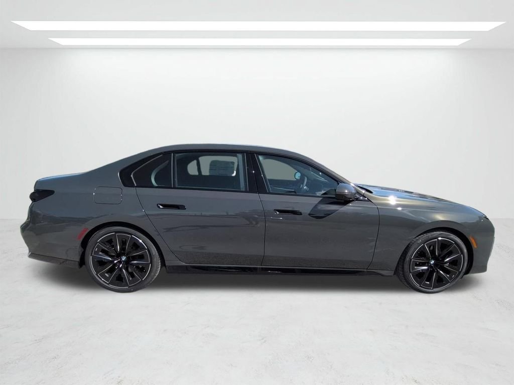 New 2026 Dravit Grey Metallic BMW 740i xDrive image 3