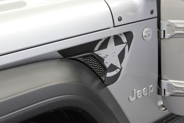 Used 2019 Silver Jeep Unlimited Sport S image 28