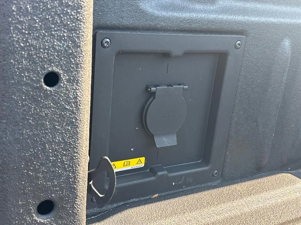 Used 2024 Black Ford XLT image 7