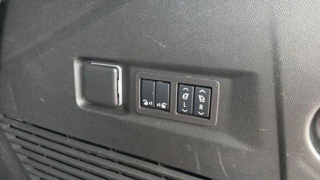 Used 2024 Black Chevrolet High Country image 17