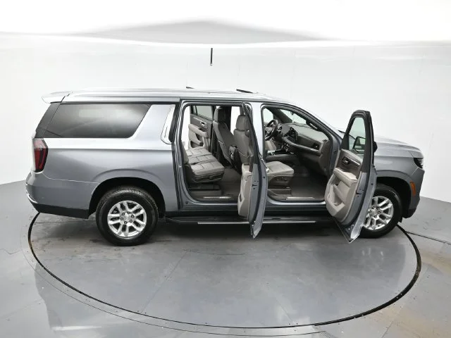 Used 2025 Sterling Gray Metallic Chevrolet LT image 44