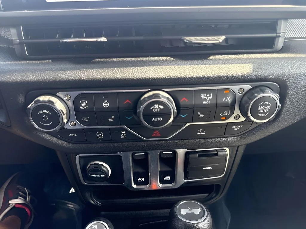 Used 2025 Gray Jeep Sport S image 14