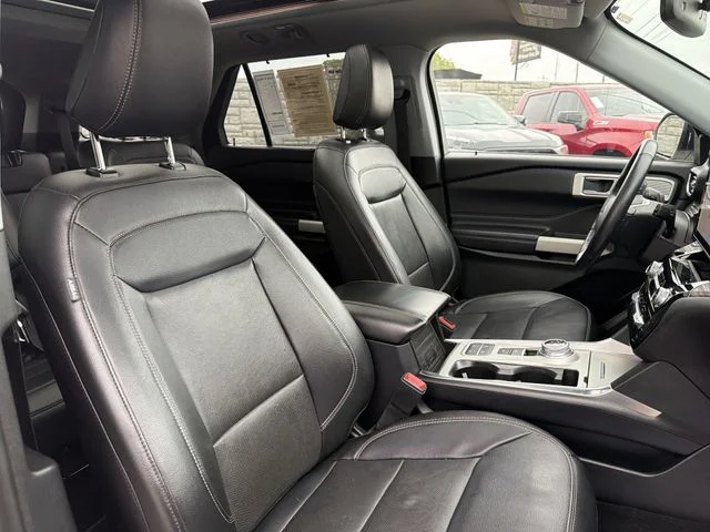 Used 2021 White Ford Limited image 26