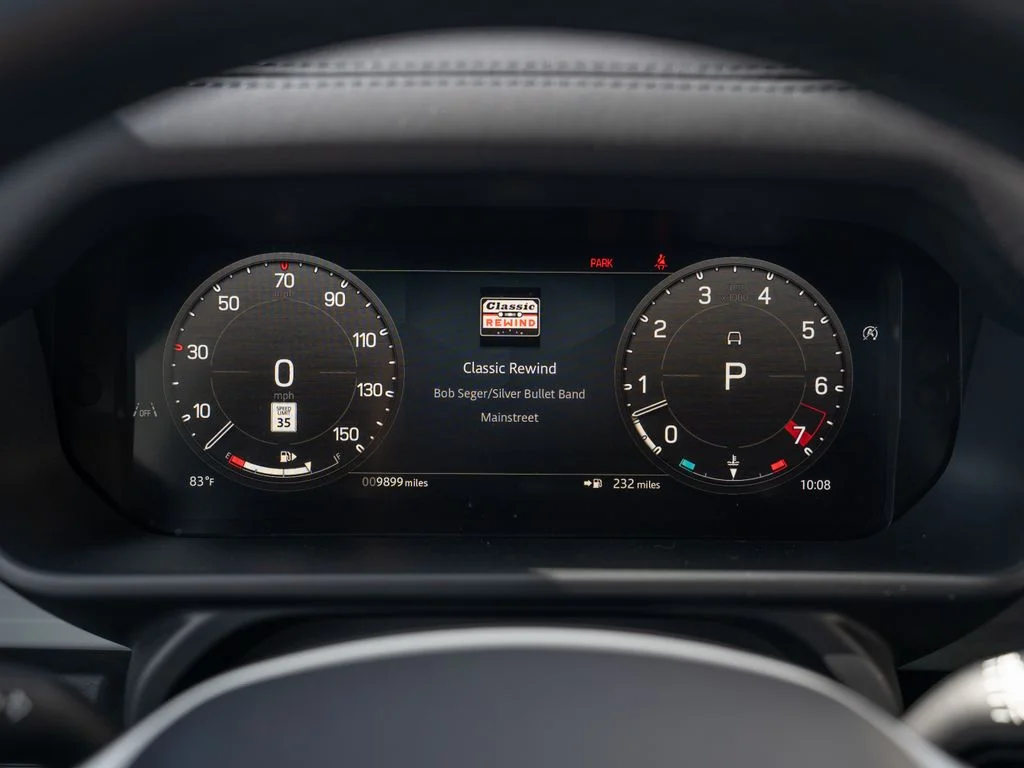 Used 2024  Land Rover SE image 24