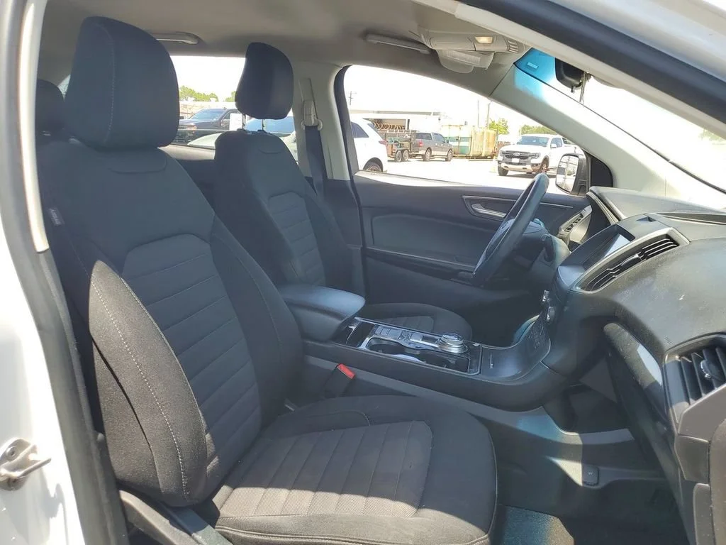Used 2020 White Ford SE image 24