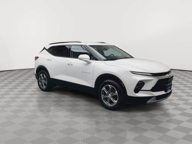 Used 2023 Summit White Chevrolet LT image 36