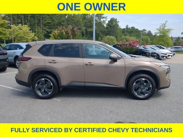 Used 2025 Beige/tan Nissan SV image 4