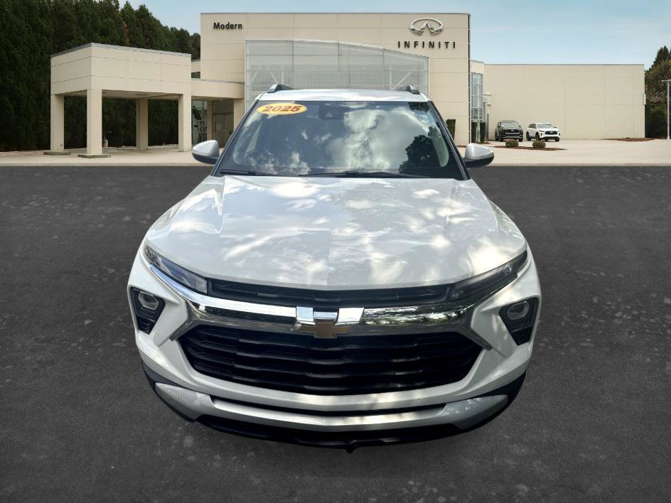 Used 2025 Summit White Chevrolet LT image 2