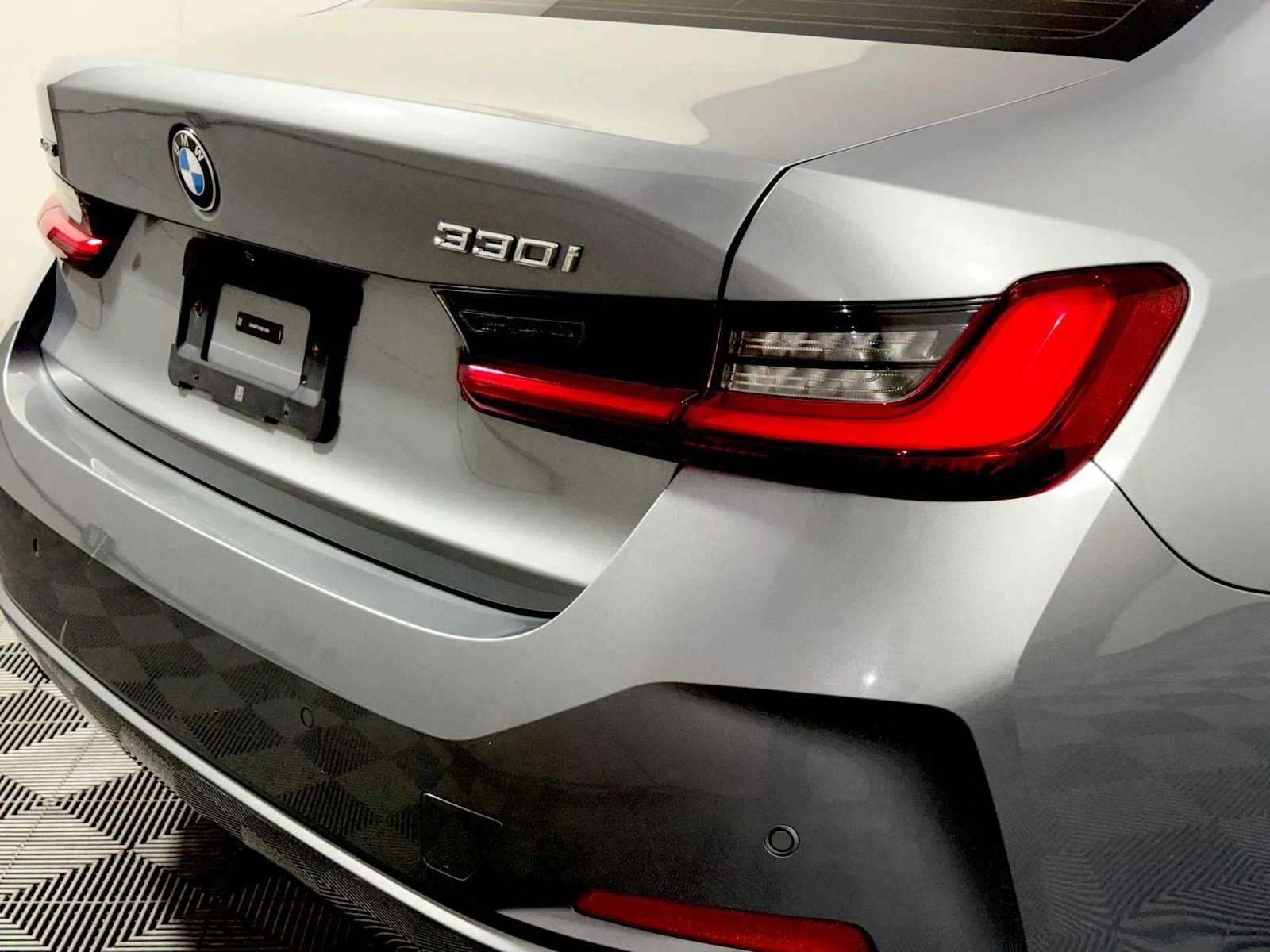 2024 BMW 3 Series 330i - Photo 27