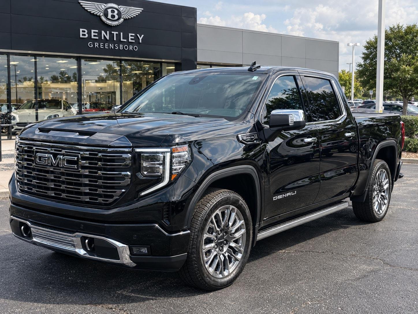Used 2023 Onyx Black GMC Denali Ultimate image 1