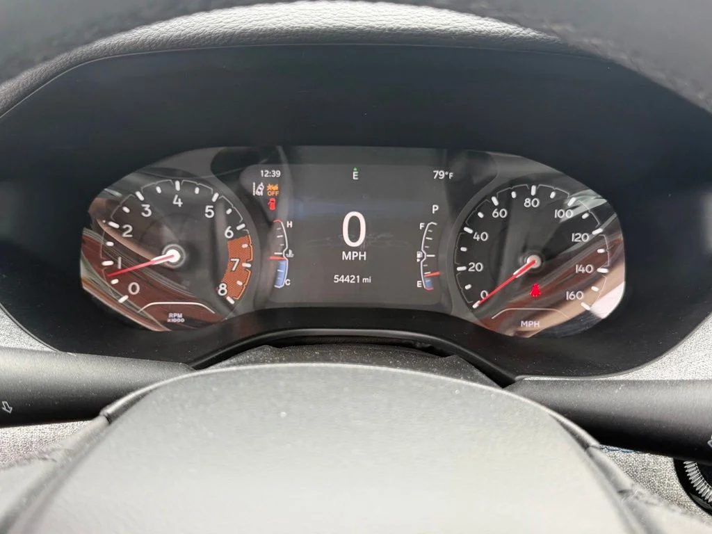 Used 2024 White Jeep Latitude image 33