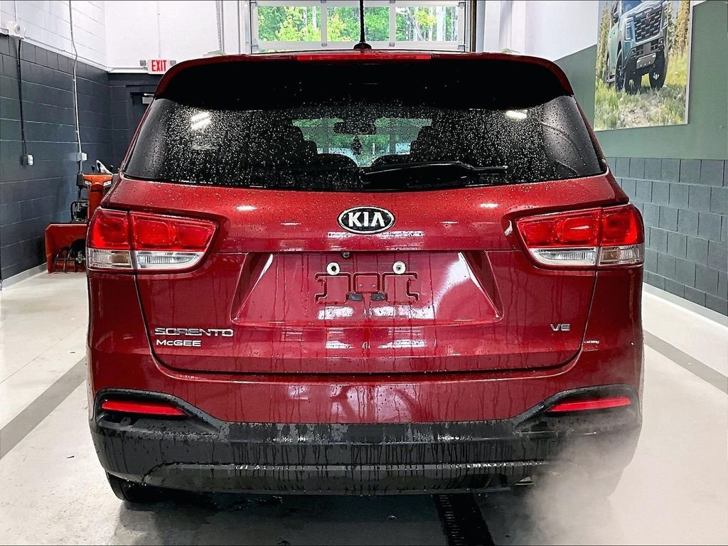 Used 2017 Red Kia LX image 5