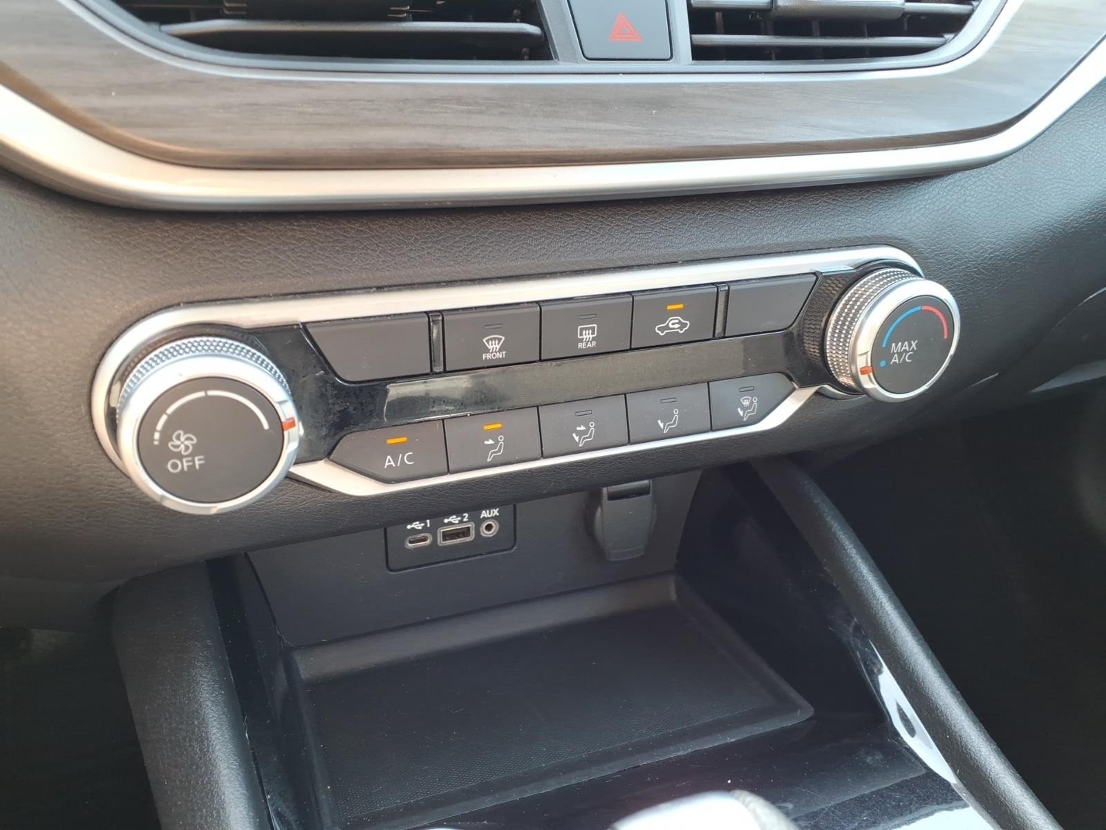 2024 Nissan Altima 2.5 SV Black at Robbins Nissan