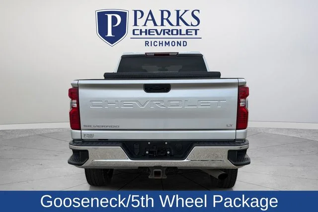 Used 2022 Silver Chevrolet LT image 6
