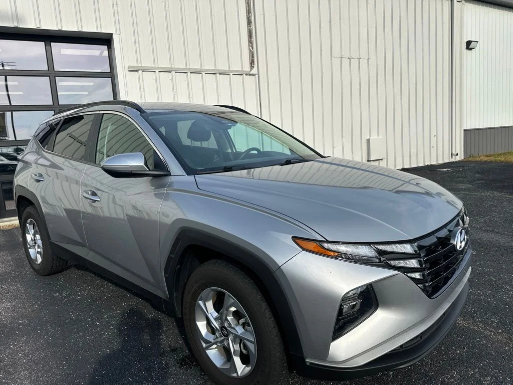 Used 2022 Silver Hyundai SEL image 2