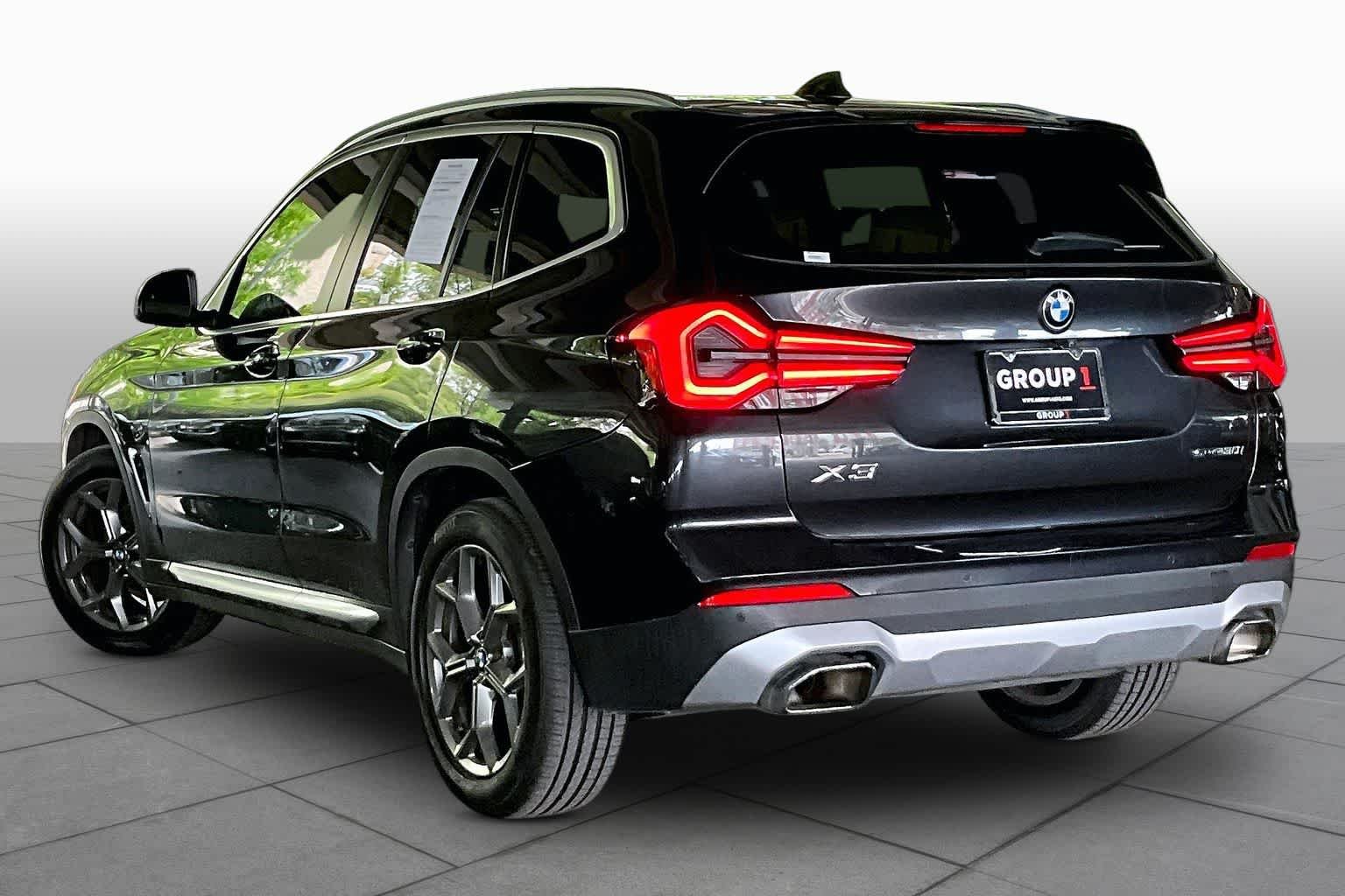 Used 2022 Jet Black BMW sDrive30i image 13