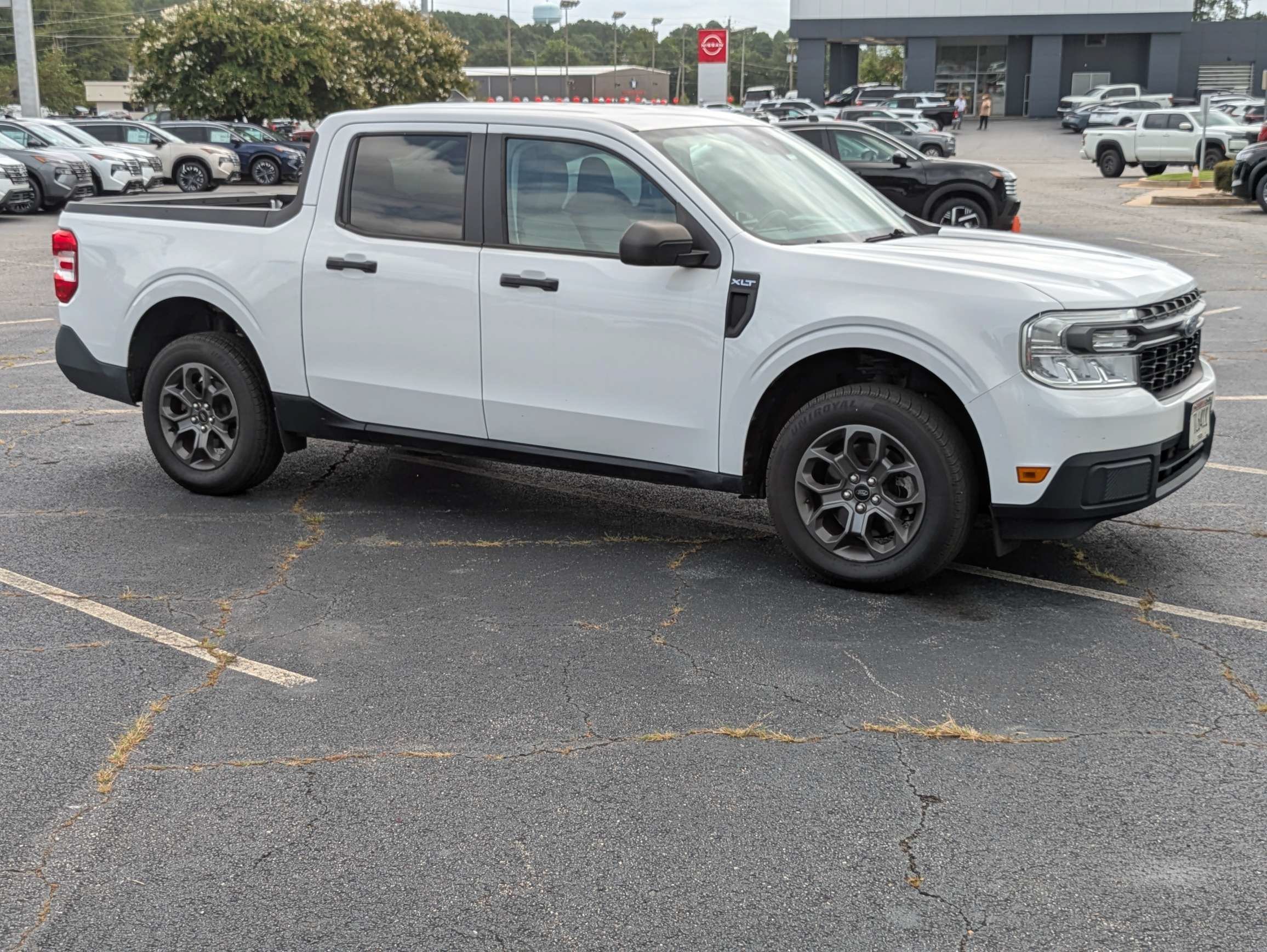 Used 2022 White Ford XLT image 1