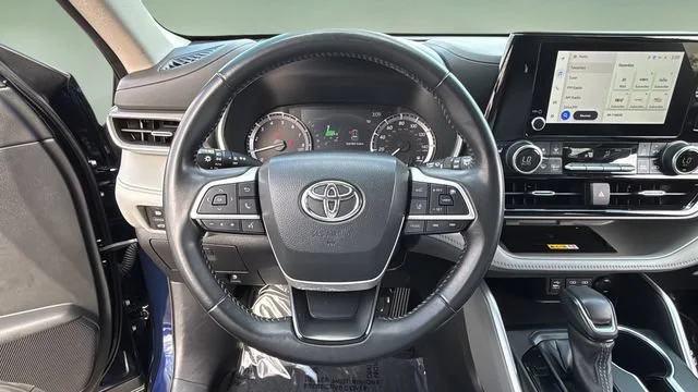 Used 2023 Blue Toyota Platinum image 11