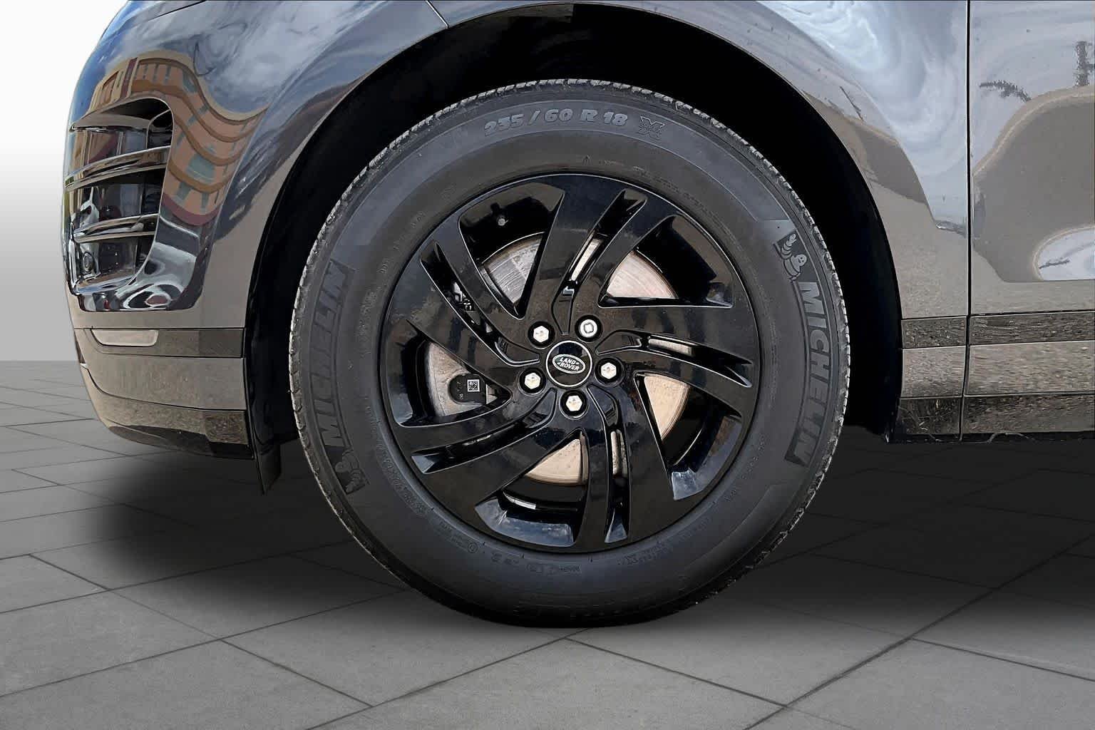 Used 2023 Santorini Black Metallic Land Rover R-Dynamic S image 9