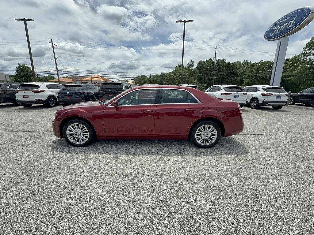 Pre-Owned 2014 Chrysler 300 Base Car #J18938A | Classic Auto Group