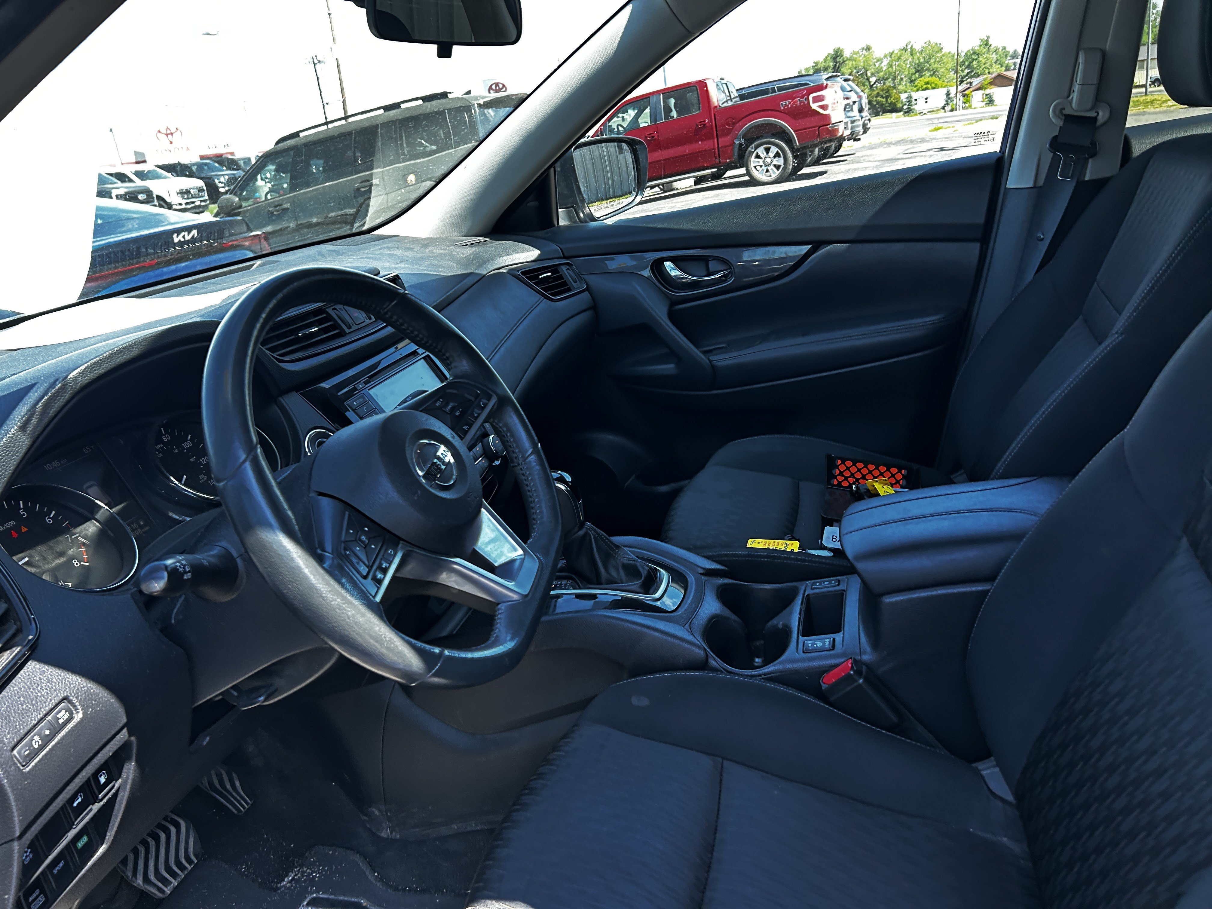 2018 Nissan Rogue SV - Photo 9