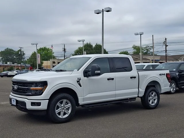 New 2026 Oxford White Ford XLT image 2