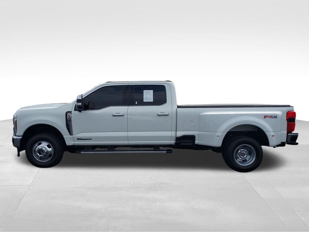 Used 2025 White Ford Lariat image 2
