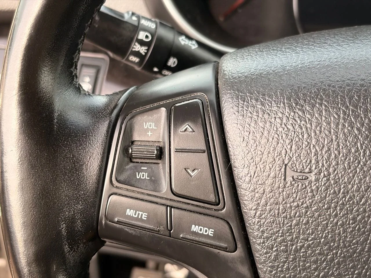 Used 2014 Titanium Silver Kia SX image 27